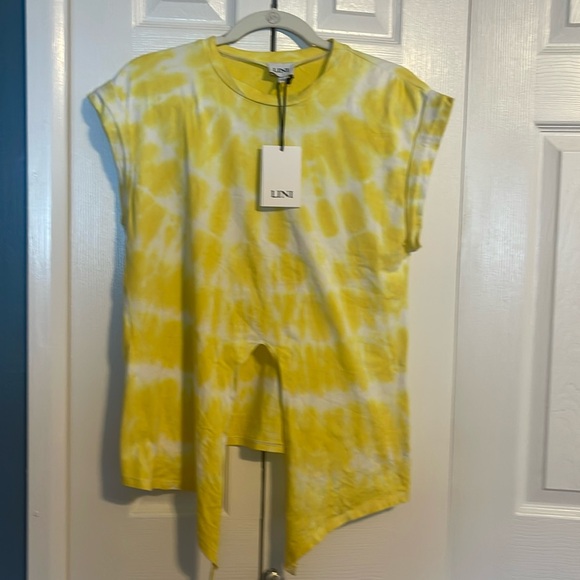 LINI Corrine twist front short sleeve tee in yellow and white size small NWT - Picture 2 of 10